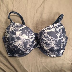 VS PINK Marbled Push Up Bra